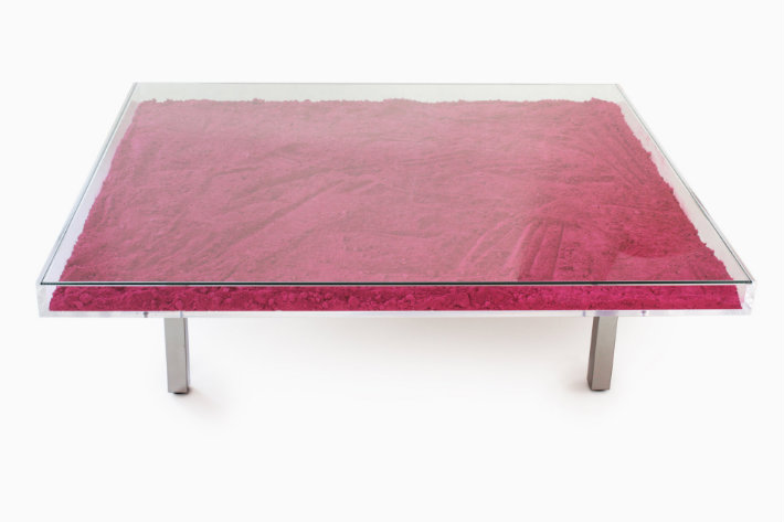 5yves_klein_pink_table