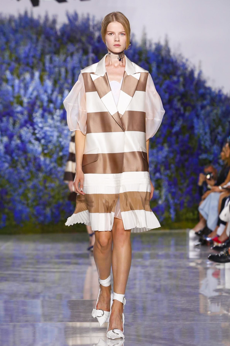 spring-summer-2016-ready-to-wear-fashion-show-by-dior (10)